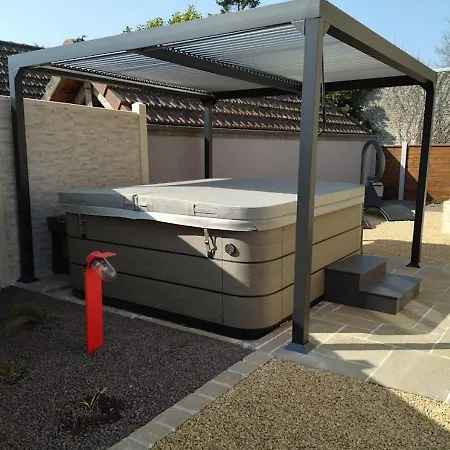 La Maison De La Fontaine, Bocage 3* Le Beny-Bocage