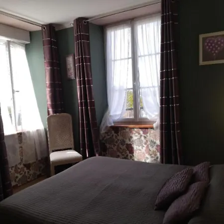 La Maison De La Fontaine, Bocage Guest house