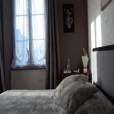 La Maison De La Fontaine, Bocage Guest house