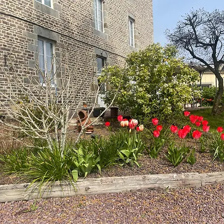Guest house La Maison De La Fontaine, Bocage 3*