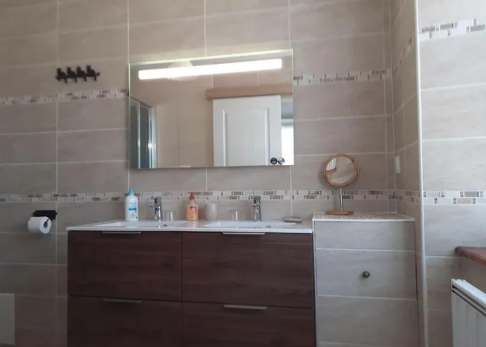 La Maison De La Fontaine, Bocage Guest house